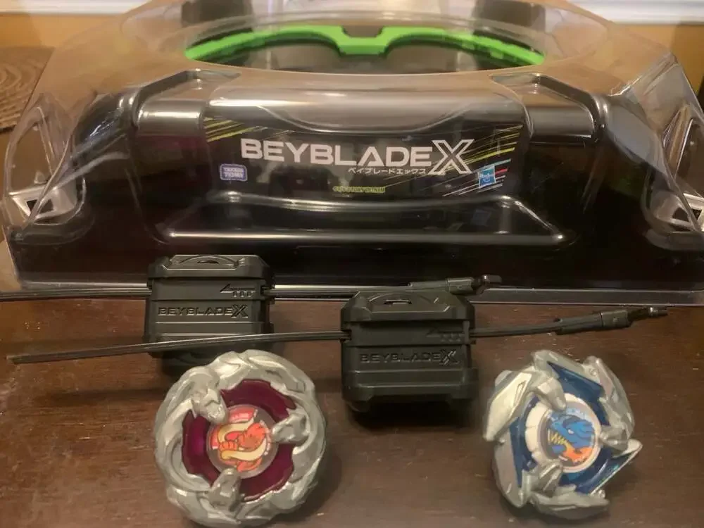 Beyblade X Xtreme Battle Set with Beystadium Arena 4-60R and 3-60T